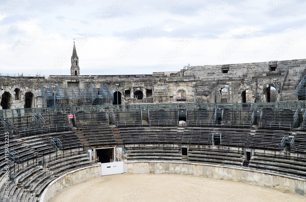南仏ニーム 古代ローマの円形闘技場 フランス Stock Foto Adobe Stock