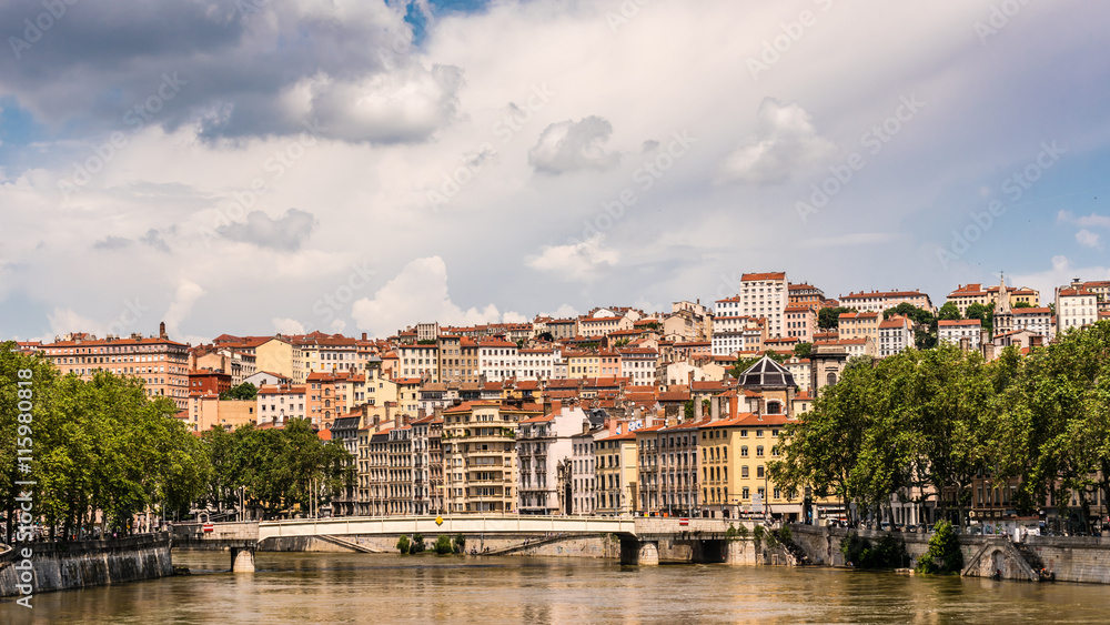 Lyon mit Blick auf Saône und Altstadt