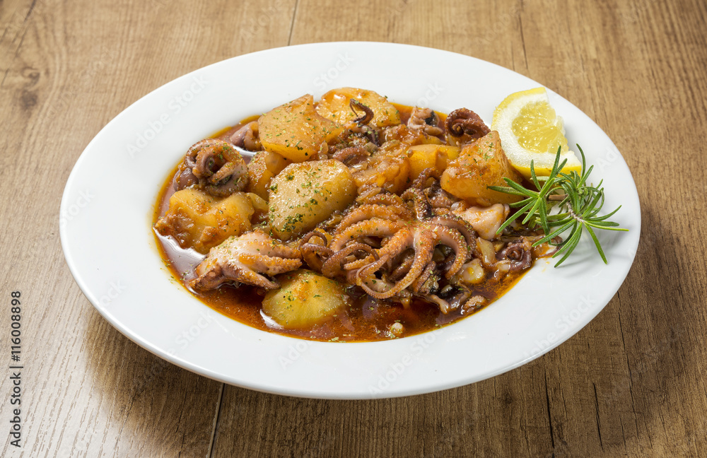 Plato de pulpo guisado Plato de pulpo guisado