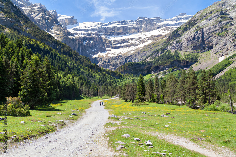 Road to Cirque de Gavarnie