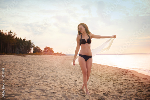 Konstfotografi Full length image of attractive woman