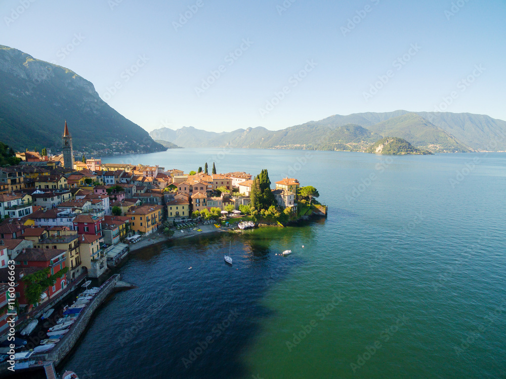 Varenna - Lago di Como (IT) - Vista aerea verso sud