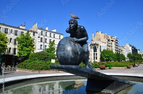 Square Saint-Jean et statue à Neuilly-sur-Seine 
