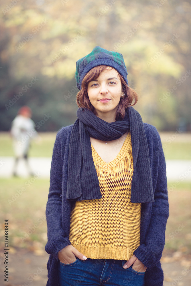 Junge Frau im Herbst Junge Frau im Herbst