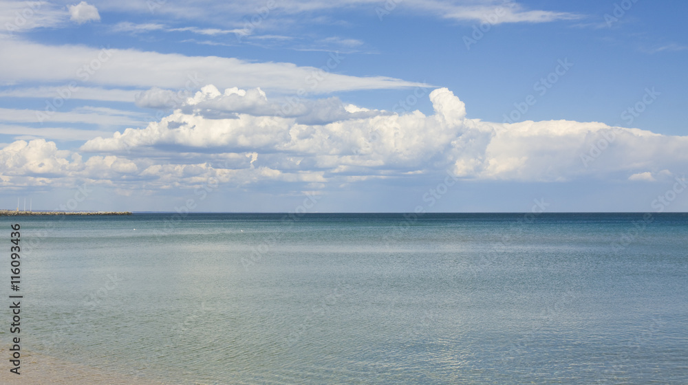 Obraz premium Sea with big cloud