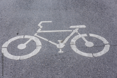 Bicycle lane signage on street 