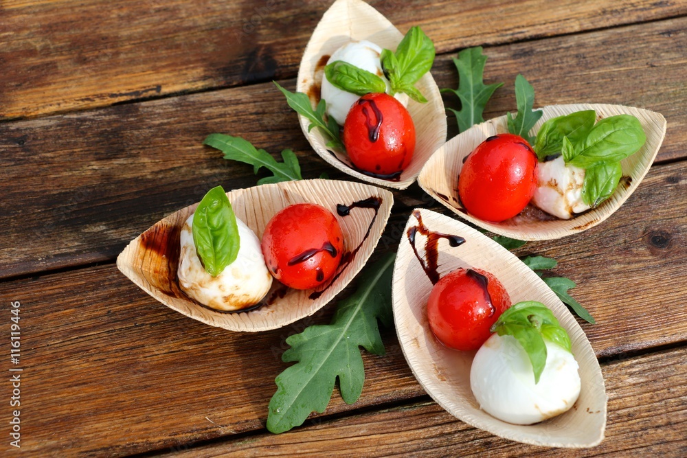 tomaten mozzarella löffelfood fingerfood tomaten mozzarella löffelfood fingerfood