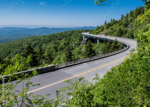 Foto Linn Cove Viaduct Stretches Out