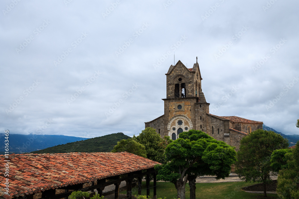 Φωτογραφία San Vicente Martir y San Sebastian church in Frias, Burgos, Spain