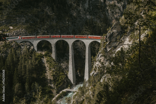 Landwasserviadukt Schweiz Zug Berge 