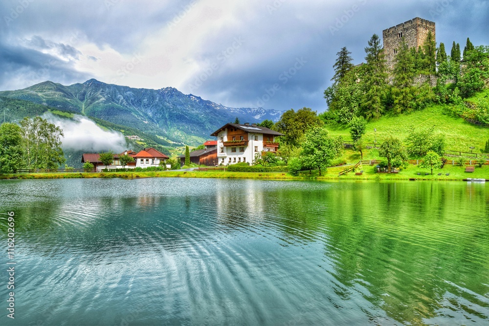 Fototapeta premium Burg Laudegg in Ladis