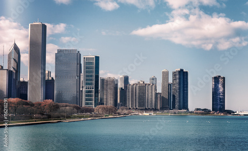 Chicago skyline in sunny spring day © Alexandra Gl
