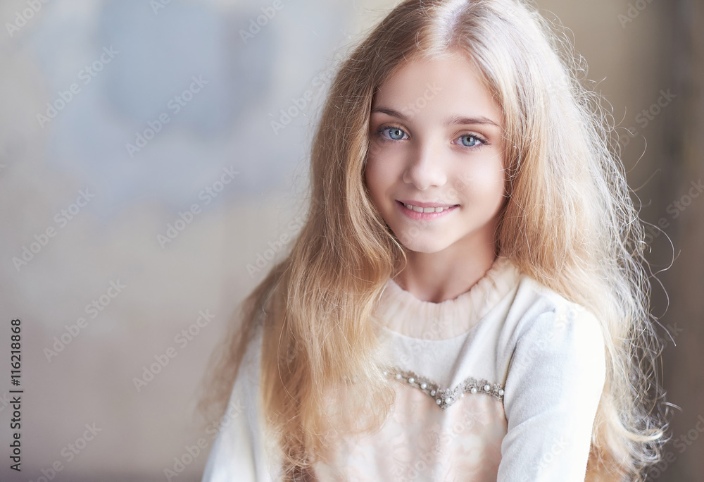 Naklejka premium Portrait of cute blue eyes teenager girl.