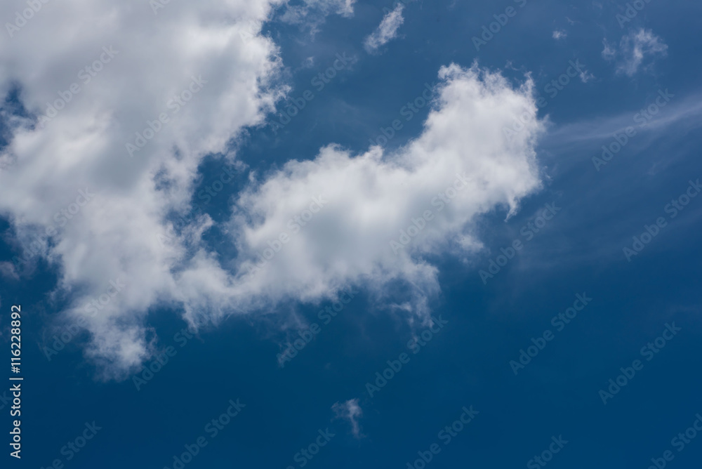 Fototapeta premium Beautiful Light clouds blue sky in sunshine day 