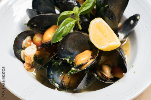 Mussels in white wine sauce
