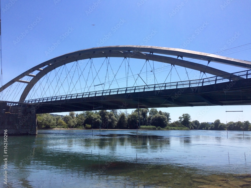 Brücke über das Wasser