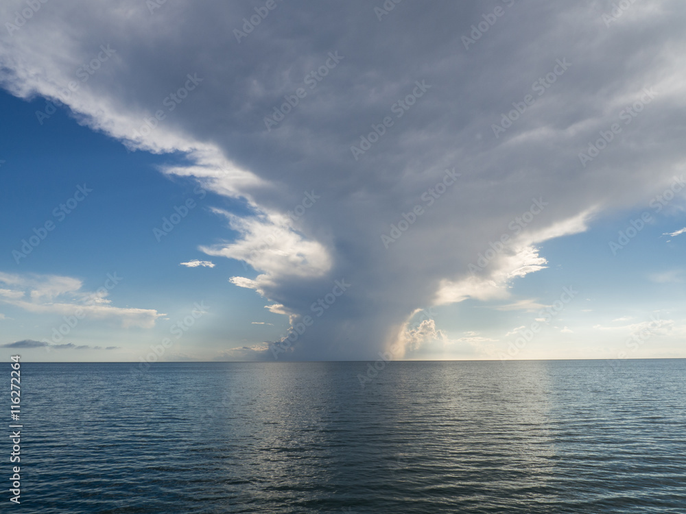 Obraz premium Sturm über dem Ozean