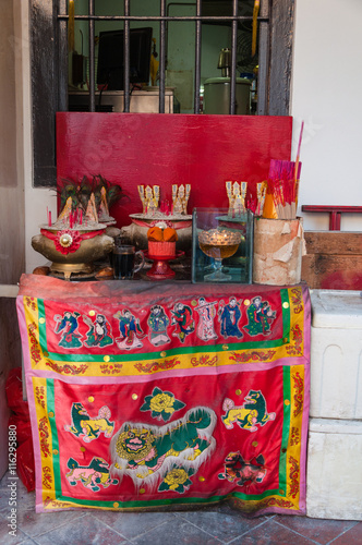 home Chinese altar