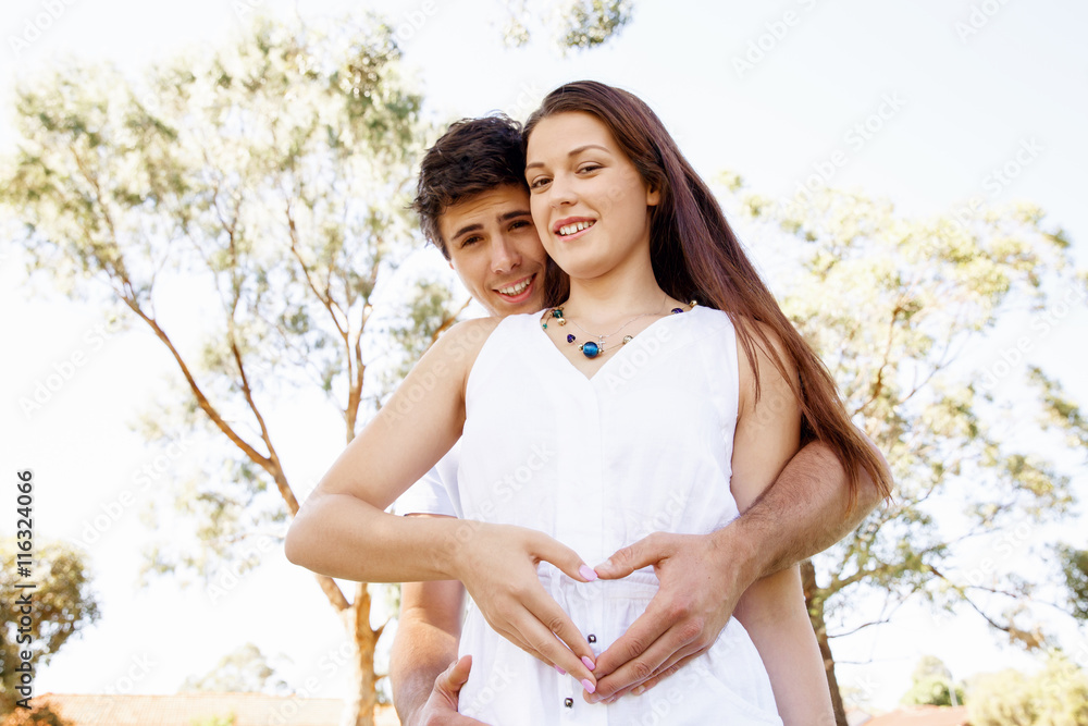 Fototapeta premium Young couple in the park