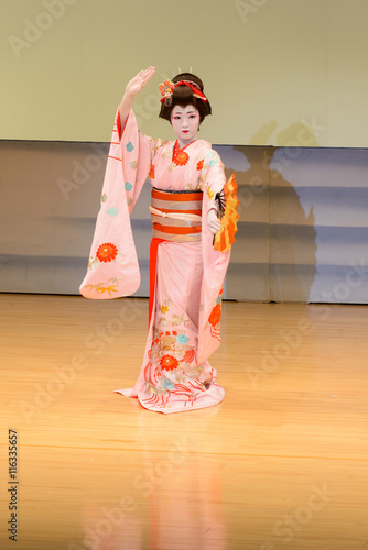 Japanese dance