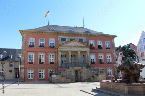 Tableau sur toile Rathaus am Marktplatz in Detmold