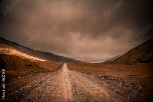 Road through the Tibetan plateau