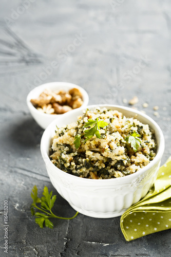 Quinoa salad with wild garlic and nuts
