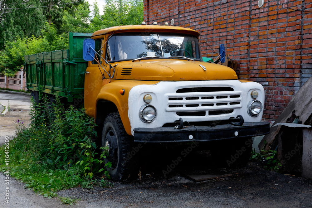 Truck ZIL - the legend of the Soviet Russia car industry