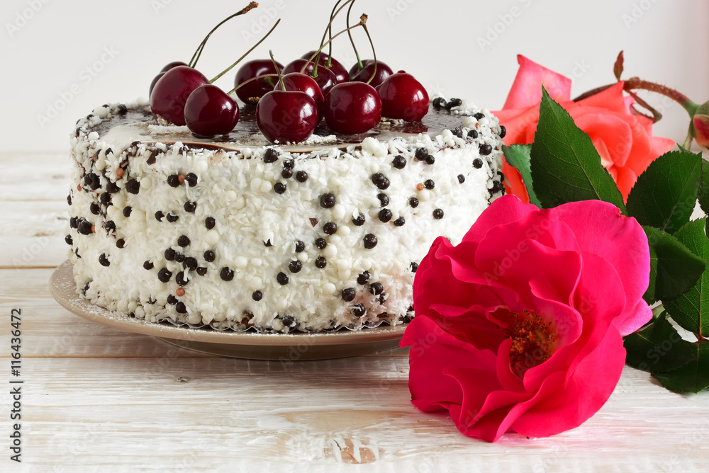 Naklejka premium large round cake