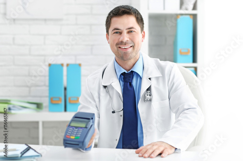 Pediatrician with credit ca...