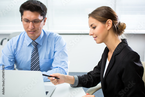 Wallpaper Mural Business people Torontodigital.ca