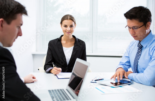 Wallpaper Mural Business people Torontodigital.ca