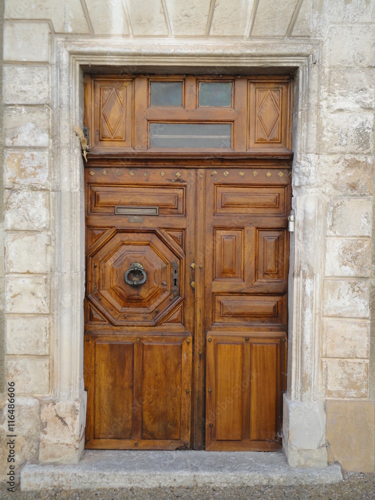 Fototapeta premium Antique door in Lurs, Luberon.
