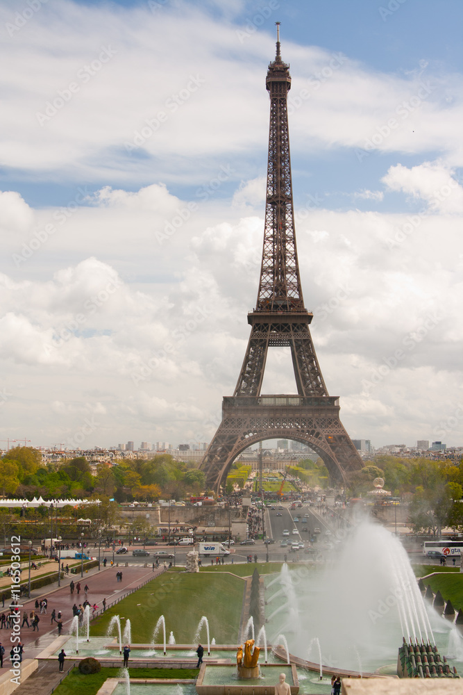 Obraz premium The Eiffel Tower seen from Trocadero, Paris, France.