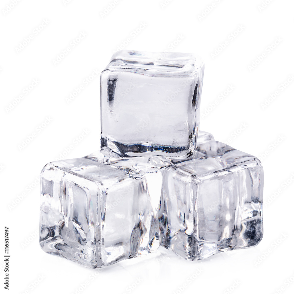 Obraz premium ice cubes on white background