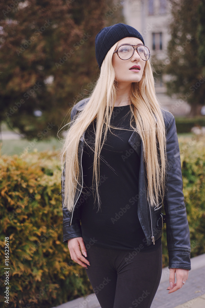 beautiful fashion girls outdoor beautiful fashion girls outdoor