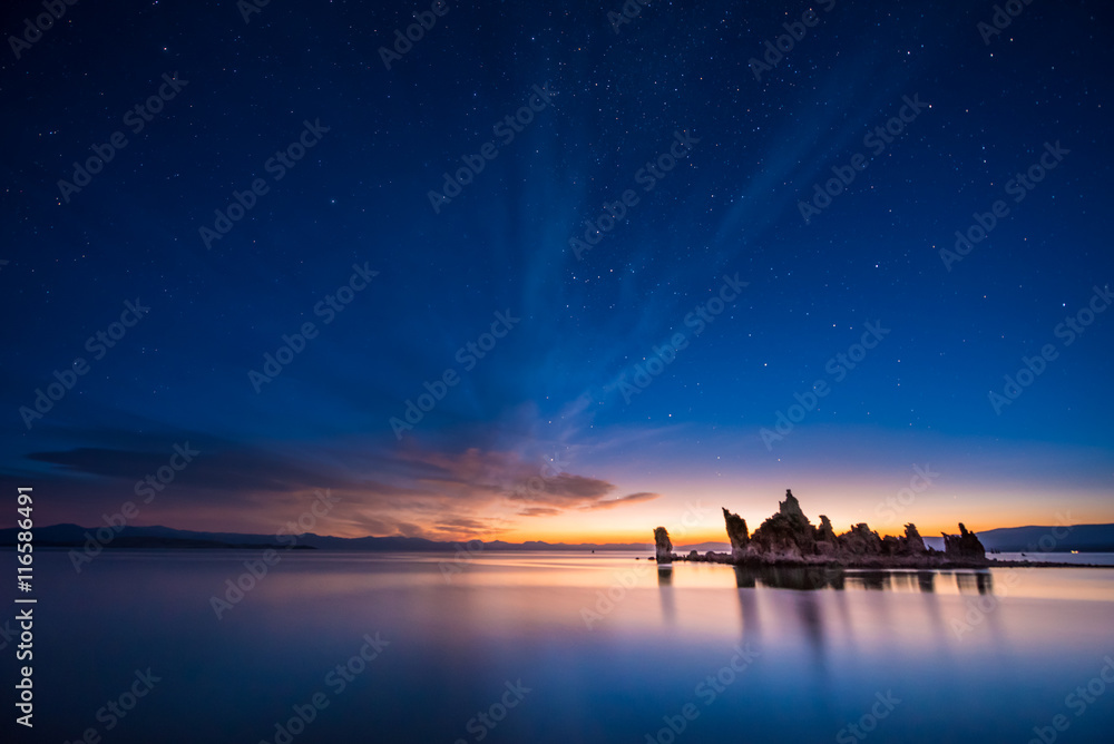 Calm Waters of Mono Lake at Sunrise Calm Waters of Mono Lake at Sunrise