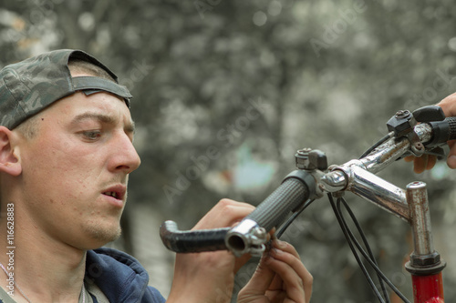 Repair bike handlebar