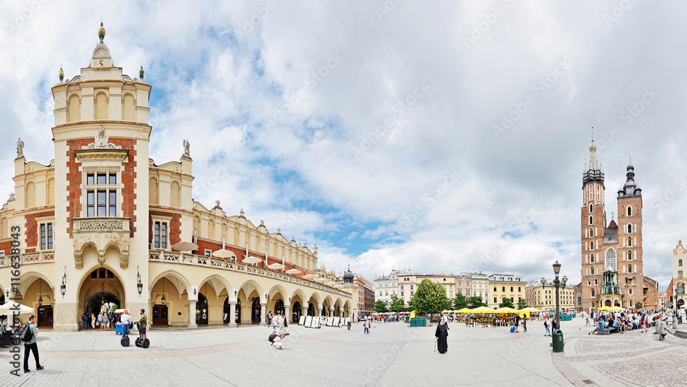 Obraz premium Old Town square in Krakow, Poland -Stitched Panorama