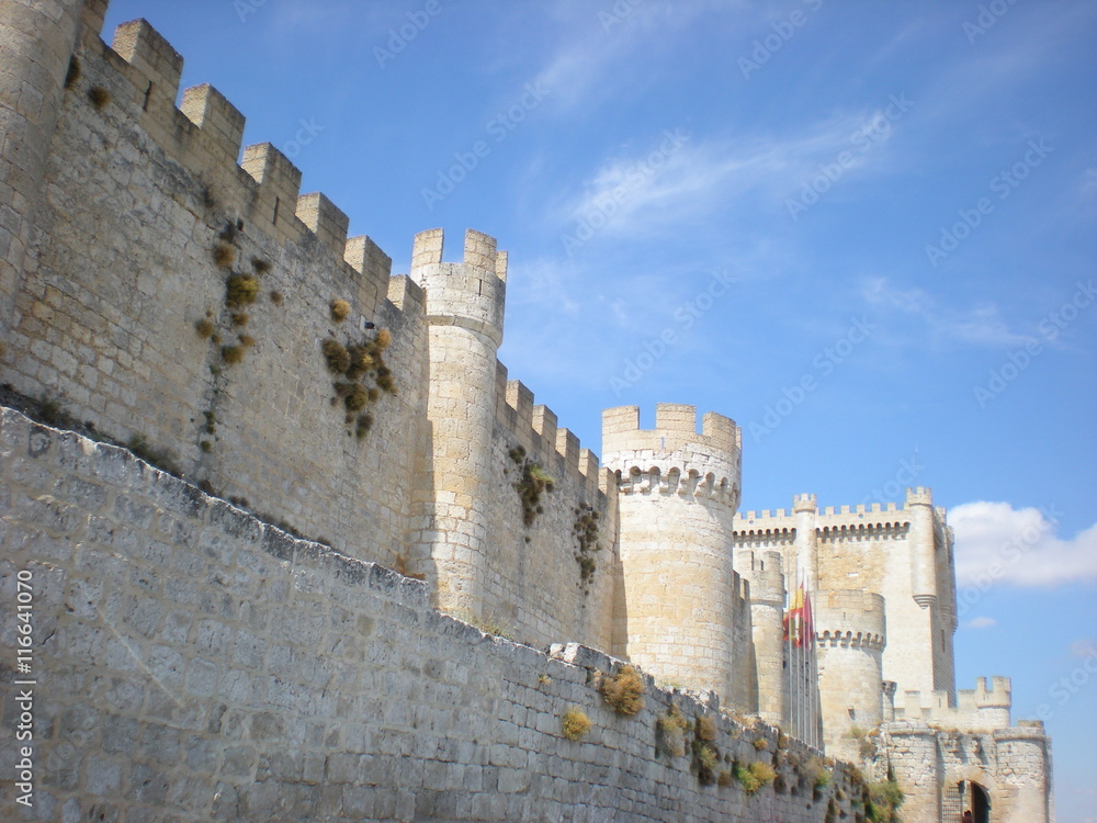 Muralla del Castillo de Peñafiel, Valladolid (España) Muralla del Castillo de Peñafiel, Valladolid (España)
