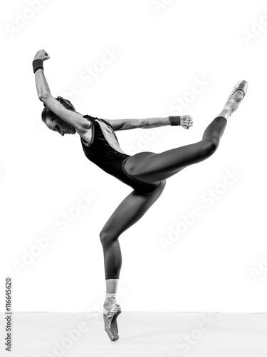 Photo balerina posing in studio