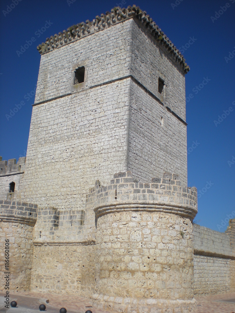 Torre del homenaje del Castillo de Portillo, Valladolid (España)