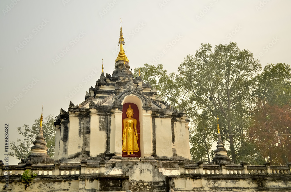 Fototapeta premium Ancient Temple in Thailand