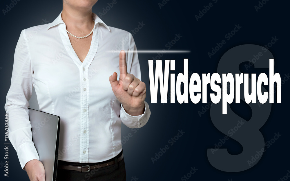 widerspruch touchscreen wird von geschäftsfrau bedient hintergr