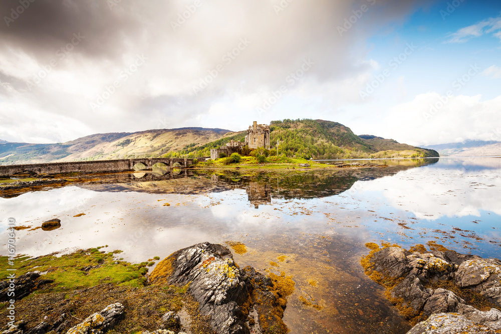 Scotland - Highlands - Eilean Donan Castle (1220) 