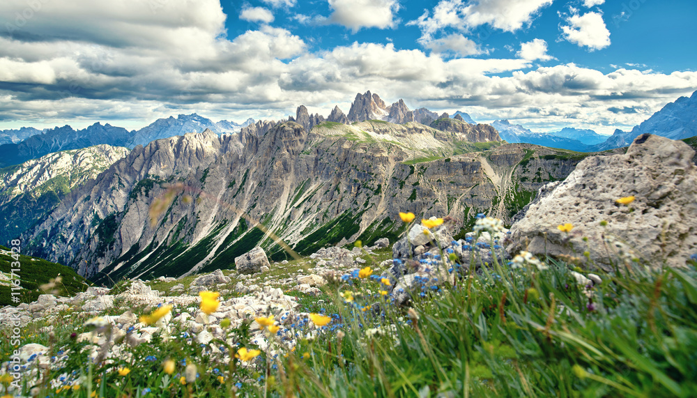 Fototapeta premium Bergwandern im Gebiet der drei Zinnen, Dolomiten
