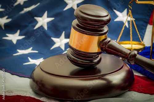Картината върху платно American flag, a golden scale and a judge's gavel symbolizing the American justi