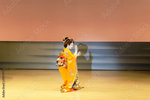 Japanese dance