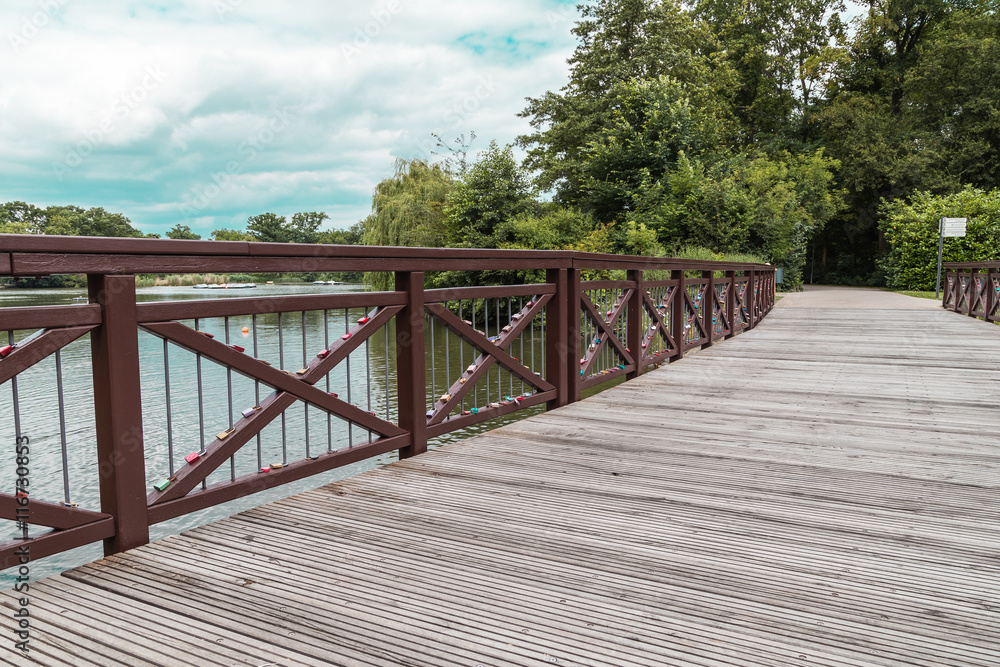 Liebesschloss. Symbol der Liebe an der Brücke.