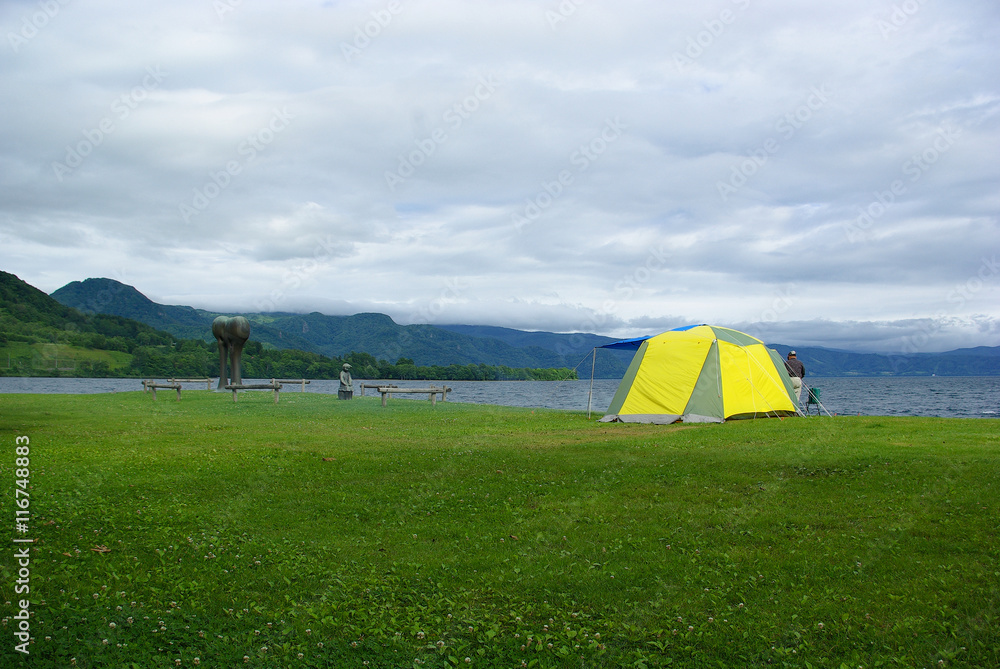 洞爺湖湖畔のキャンプ